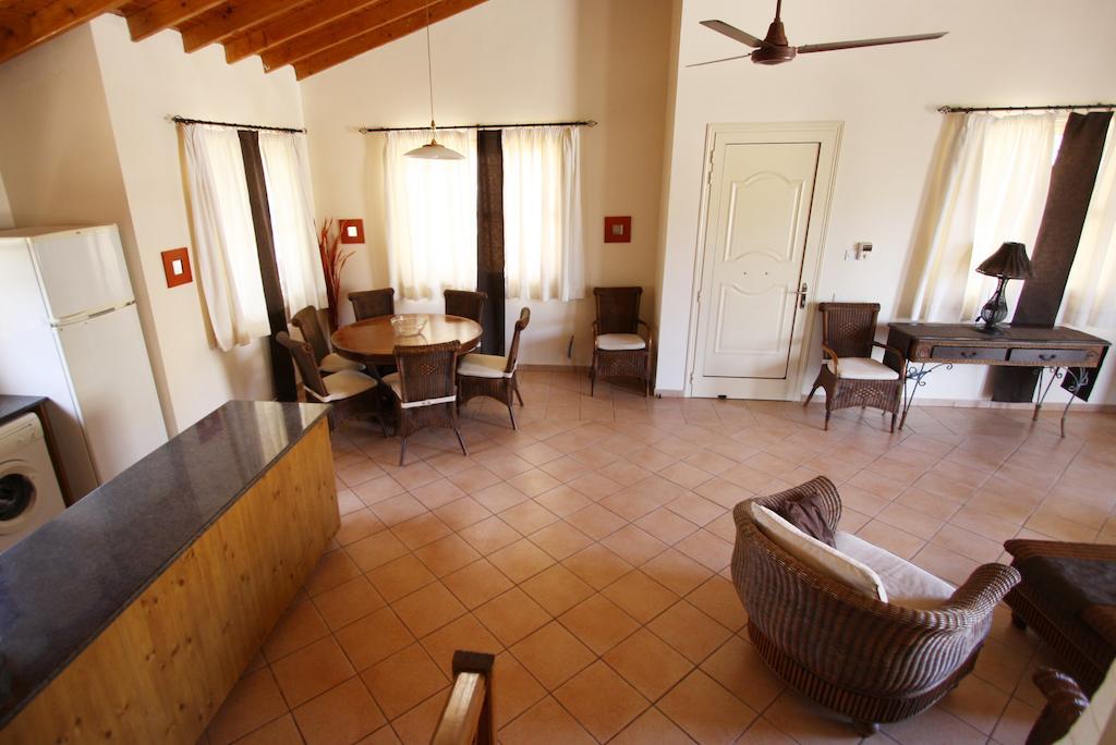 Amoroza Villa Pissoúri Rom bilde